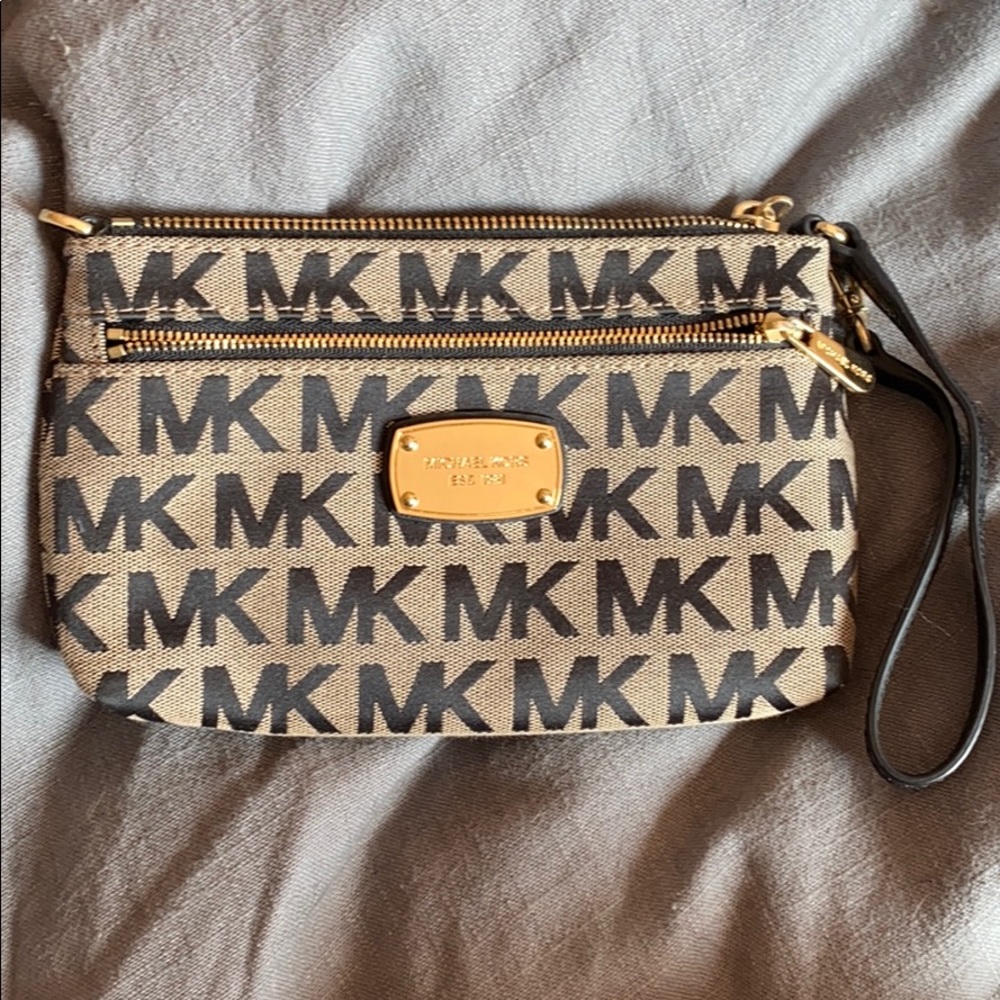 Michael Kors Wristlet